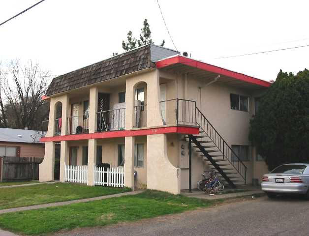 1130 Orange St in Red Bluff, CA - Building Photo