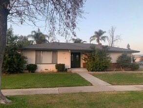 572 E Fremont Ave in Fresno, CA - Foto de edificio - Building Photo