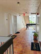 8883 Fontainebleau Blvd in Miami, FL - Building Photo - Building Photo