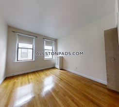 1135 Commonwealth Ave in Boston, MA - Building Photo - Building Photo