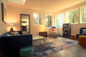 1114 Pawnee Ln in Mount Vernon, WA - Building Photo - Building Photo