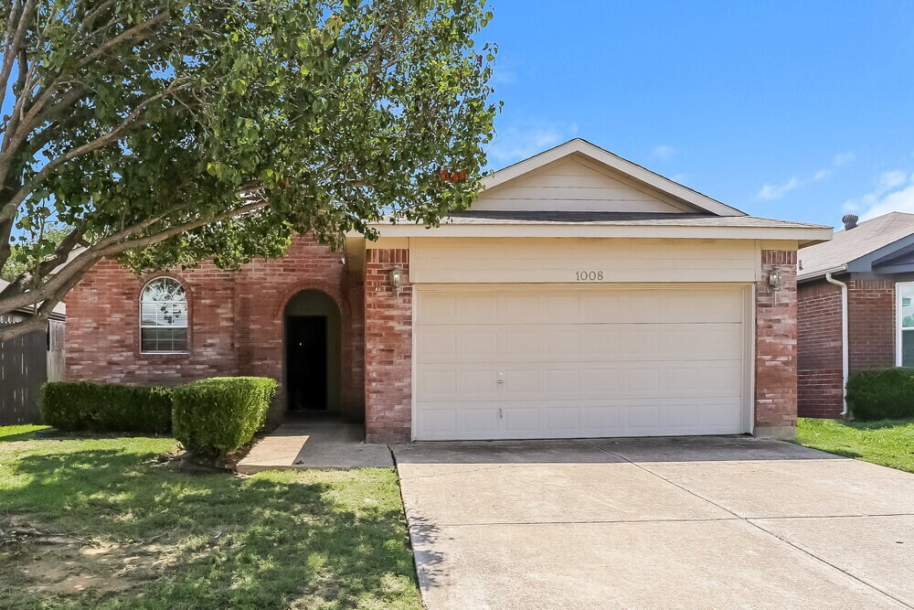 1008 Buffalo Springs Dr in Fort Worth, TX - Building Photo