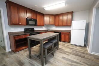 1732 Eli Pl in Valdosta, GA - Building Photo - Building Photo