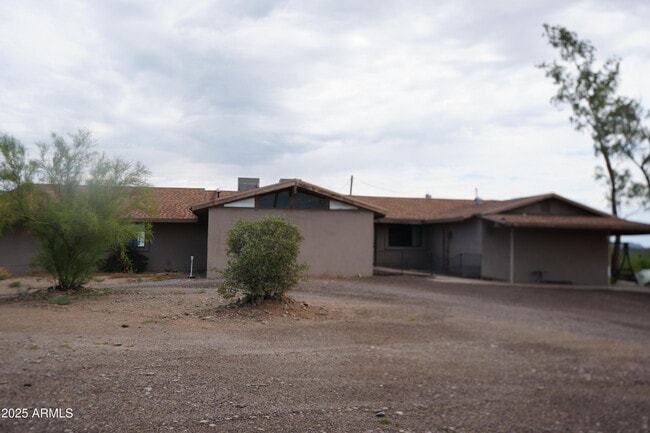 property at 47015 N New River Rd