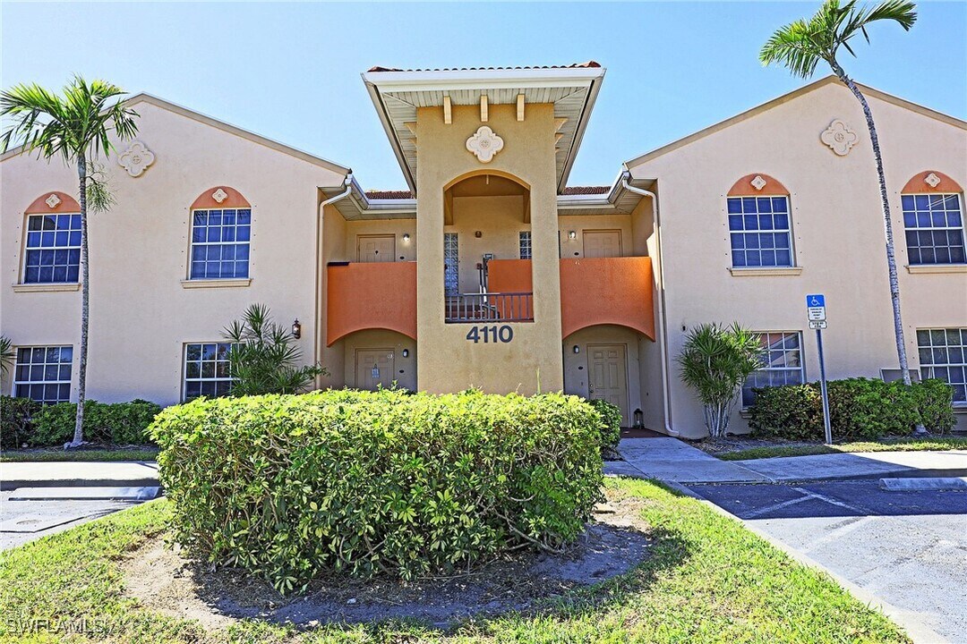 4110 Castilla Circle in Ft. Myers, FL - Building Photo