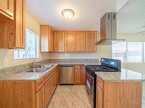 18507 Burin Ave-Unit -18507 Burin Ave in Redondo Beach, CA - Foto de edificio - Building Photo