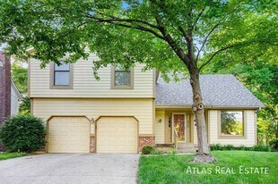 15620 Reeds St in Overland Park, KS - Building Photo