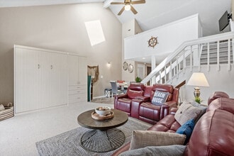 1880 Auburn Ln in Surfside Beach, SC - Foto de edificio - Building Photo