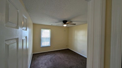 425 Elmira St, Unit B in Burlington, NC - Building Photo - Building Photo