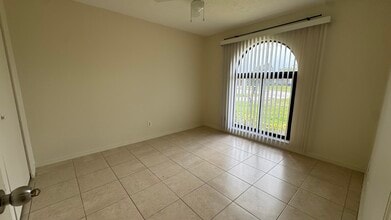 5045 SE Primrose Way in Stuart, FL - Building Photo - Building Photo