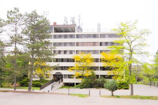 508 Beechwood Dr in Waterloo, ON - Building Photo