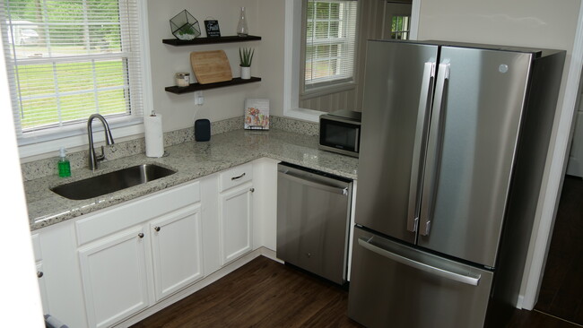 6551 Roberta St in Lithia Springs, GA - Building Photo - Building Photo