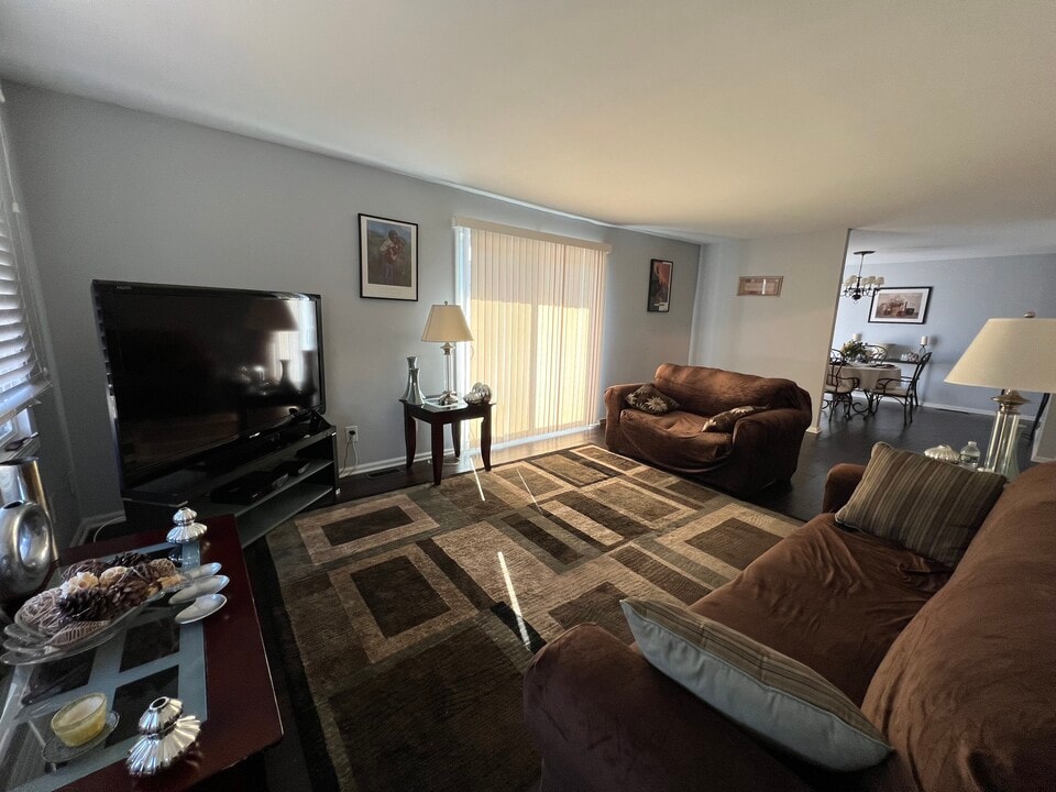 183 Livingston Pl, Unit 2 in Bridgeport, CT - Building Photo