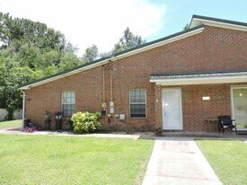 1327 Jasma Ln in Pensacola, FL - Building Photo