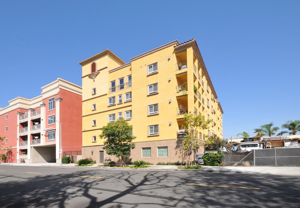 San Pedro Tuscany Apartments in San Pedro, CA - Foto de edificio