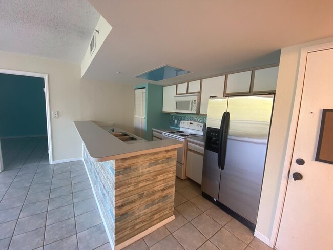3675 Seaside Dr in Key West, FL - Building Photo - Building Photo