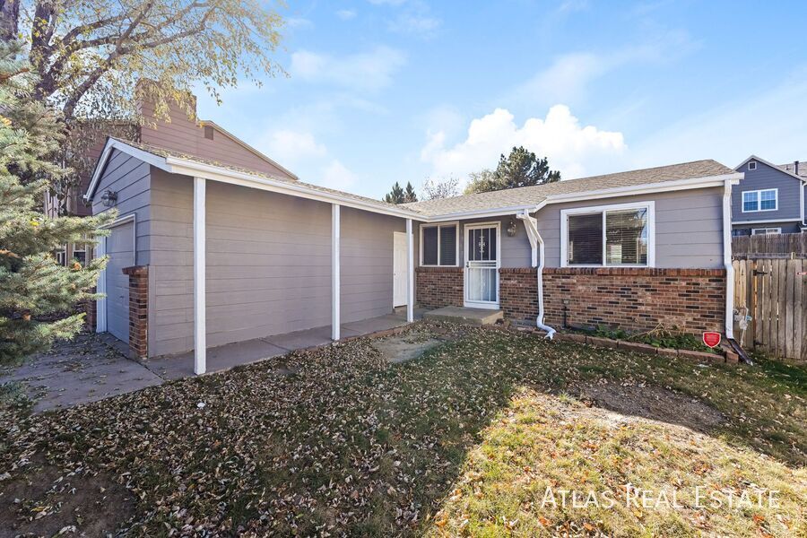 4865 S Pagosa Cir in Aurora, CO - Foto de edificio