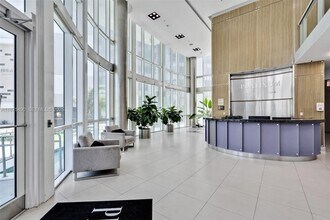 480 NE 30th St in Miami, FL - Foto de edificio - Building Photo