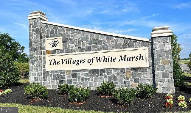 8360 Dieter Dr in White Marsh, MD - Foto de edificio