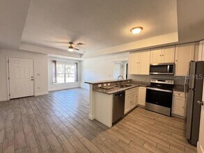 440 Dora Ave in Tavares, FL - Building Photo - Building Photo