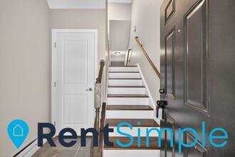 7485 Brunson Cir in Gainesville, VA - Building Photo - Building Photo