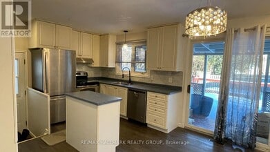 2197 Urbandale Dr in Ottawa, ON - Building Photo - Building Photo