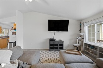 4251 Greenview Cir in Wasilla, AK - Foto de edificio - Building Photo