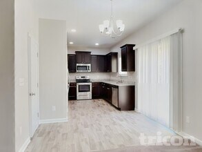 2900 Dallas Ct in Winston-Salem, NC - Foto de edificio - Building Photo