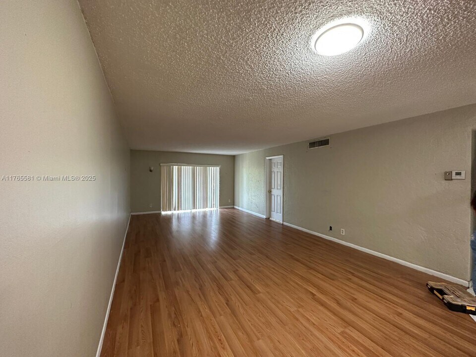 3360 Spanish Moss Terrace in Lauderhill, FL - Building Photo