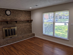 400 Woodview Dr, Unit . in Lexington, KY - Building Photo - Building Photo