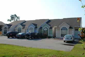 1362-1370 Redwood Ln in Gulf Breeze, FL - Building Photo - Building Photo