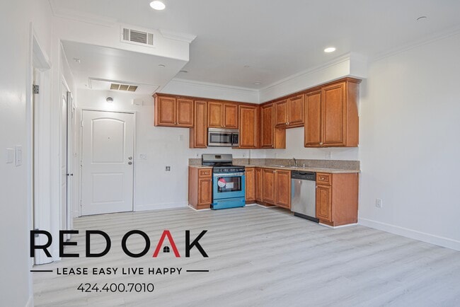 8747 Sepulveda Blvd in Los Angeles, CA - Building Photo - Building Photo