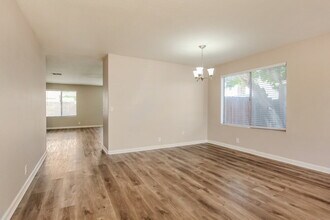 8771 W Ocotillo Rd in Glendale, AZ - Building Photo - Building Photo