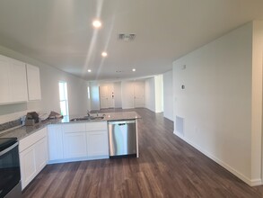866 Friendship Cir in La Belle, FL - Building Photo - Building Photo