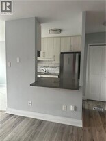 579 Clare Ave in Welland, ON - Building Photo