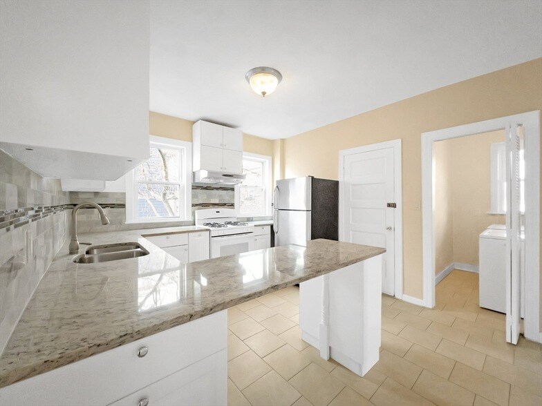 24 Montvale St, Unit 2 in Boston, MA - Building Photo