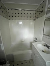 51 Highland Ave in Haverhill, MA - Foto de edificio - Building Photo