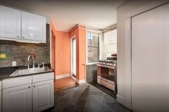 343 1/2 8th St in Jersey City, NJ - Building Photo - Building Photo