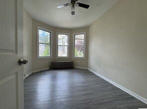 50 Randolph Ave, Unit 1 in Jersey City, NJ - Building Photo - Building Photo