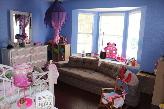 7063 River Garden Dr