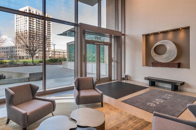949 NW Overton St, Unit 508 in Portland, OR - Building Photo - Building Photo