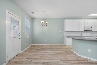 98 E Stedhill Loop in Conroe, TX - Building Photo - Building Photo