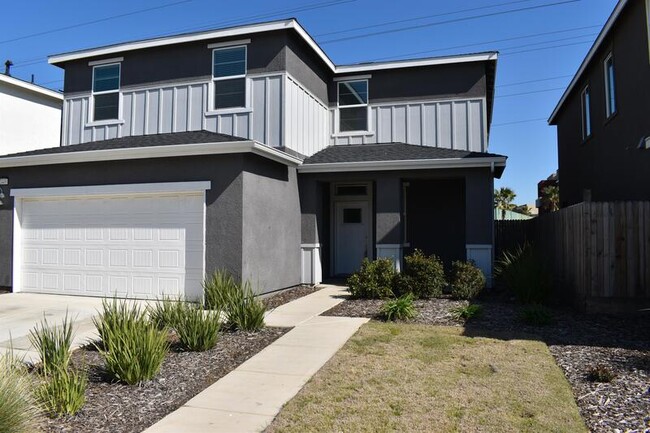 2449 Explorador Dr in Merced, CA - Building Photo - Building Photo