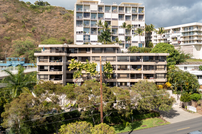 Iolani Palms in Honolulu, HI - Building Photo - Building Photo