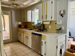 3719 Warbler Dr in New Port Richey, FL - Building Photo - Building Photo
