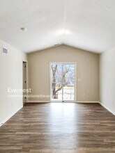 4034 Highland Ave in Kansas City, MO - Foto de edificio - Building Photo