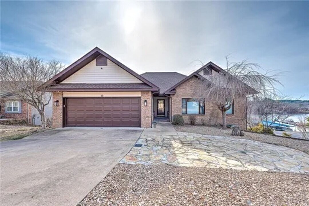 13 Dunedin Pl in Bella Vista, AR - Building Photo