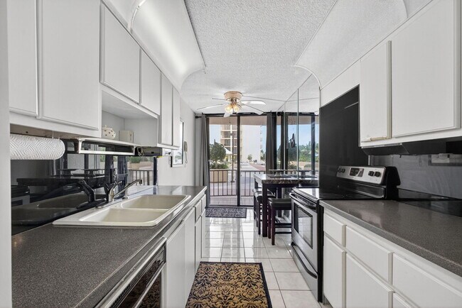 4200 N Ocean Dr in Riviera Beach, FL - Building Photo - Building Photo