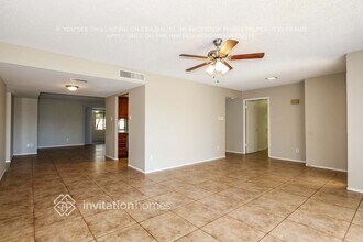 3520 W Banff Ln. in Phoenix, AZ - Building Photo - Building Photo