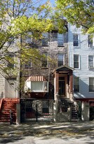 987 Hancock St in Brooklyn, NY - Building Photo